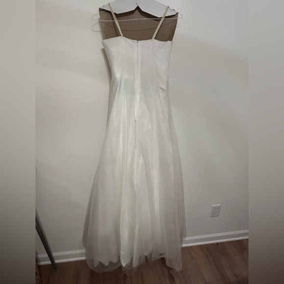 Vintage White gown/Wedding dress - Picture 4 of 4